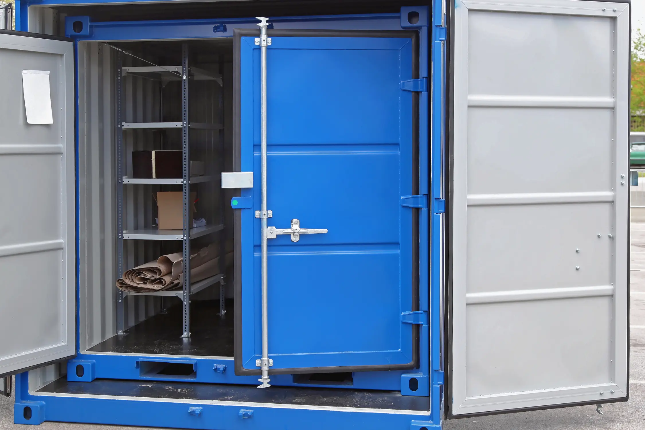 Container devanning in Truro